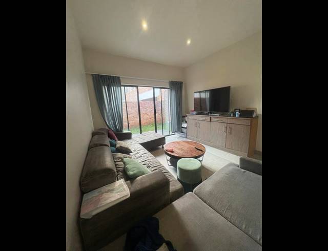 2 BEDROOM PROPERTY TO RENT IN GLENHAZEL